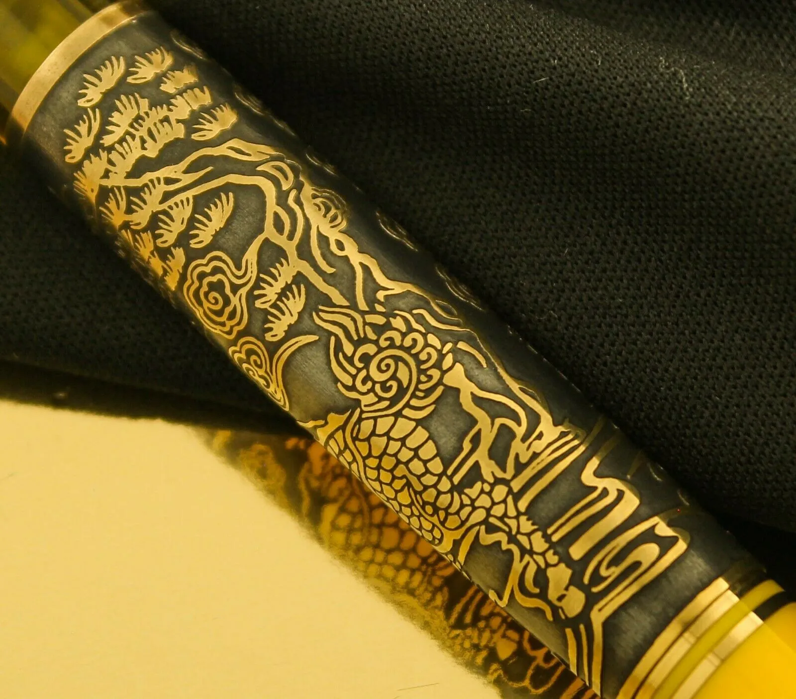 Pelikan M800 Kirin Limited Edition Fountain Pen w/ Collector Book